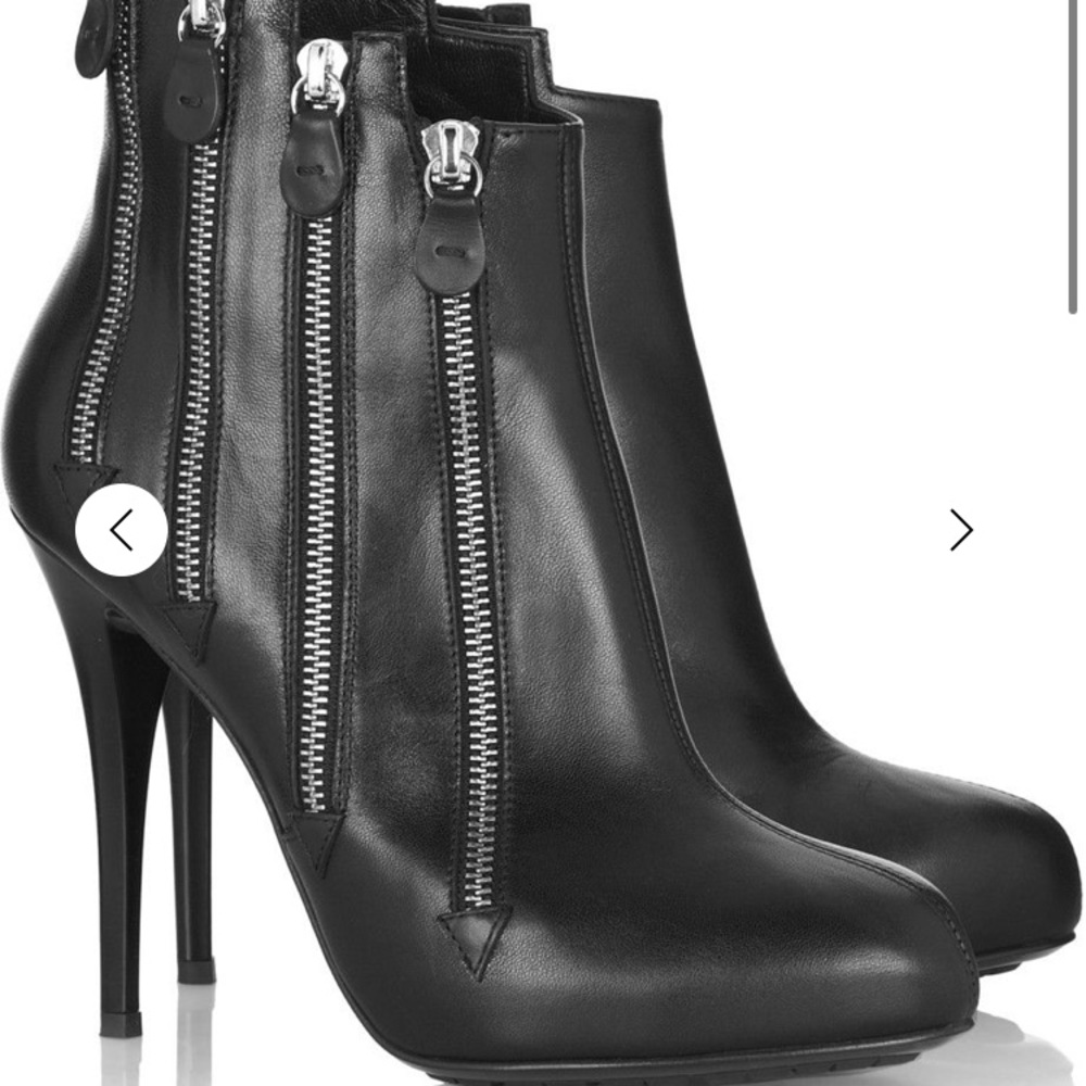 GIUSEPPE ZANOTTI Zip Booties!